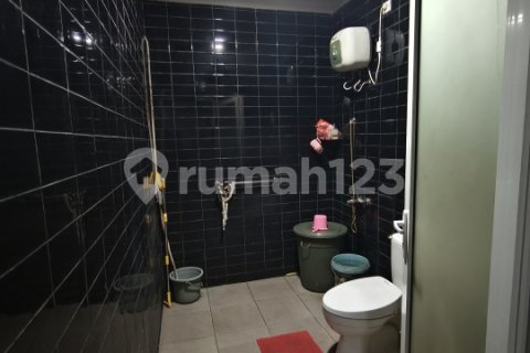 5 bedrooms House in Cipondoh, Tangerang City,  No. 9270 12