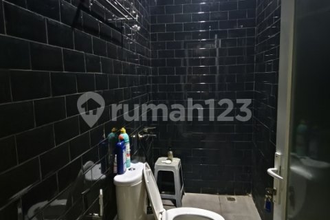 5 bedrooms House in Cipondoh, Tangerang City,  No. 9270 25