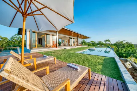 3 bedrooms Villa in South Kuta, Badung, Indonesia No. 13229 1
