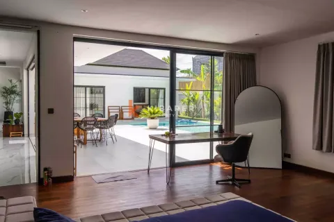 4 bedrooms Villa in Seminyak, Badung, Indonesia No. 12785 9