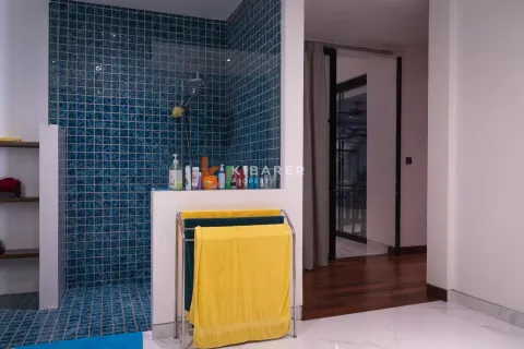 4 bedrooms Villa in Seminyak, Badung, Indonesia No. 12785 10