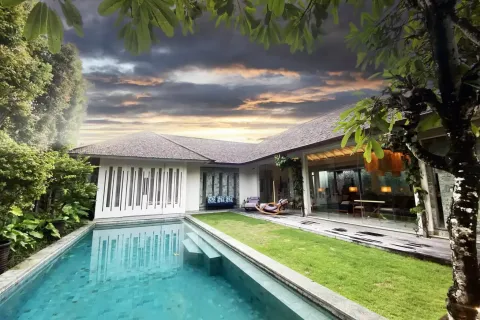 3 bedrooms Villa in Seminyak, Badung, Indonesia No. 10855