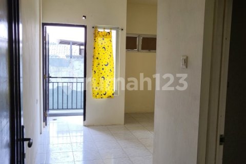 3 bedrooms House in Cengkareng, Jakarta, Indonesia No. 13452 8