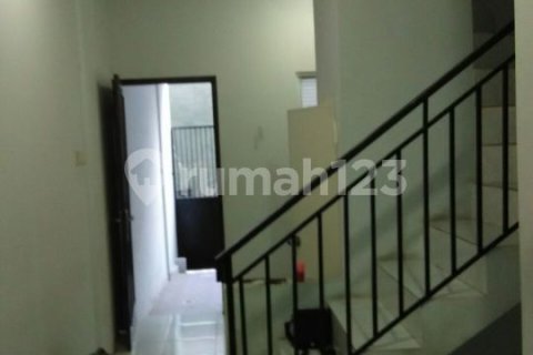 4 bedrooms House in Cengkareng, Jakarta, Indonesia No. 13449 6
