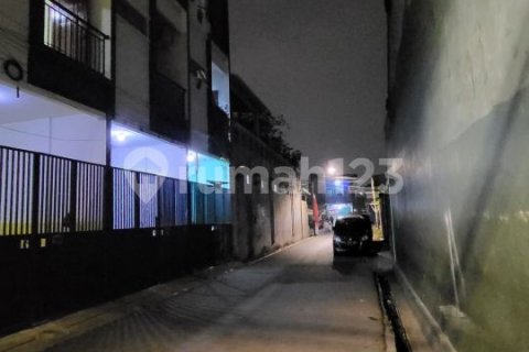 4 bedrooms House in Cengkareng, Jakarta, Indonesia No. 13449 9