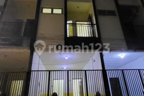 4 bedrooms House in Cengkareng, Jakarta, Indonesia No. 13449 11