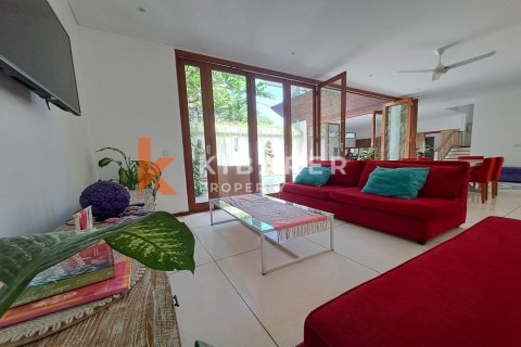 4 bedrooms Villa in Tibubeneng, Badung, Indonesia No. 12956 11