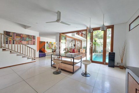 4 bedrooms Villa in Tibubeneng, Badung, Indonesia No. 12956 2