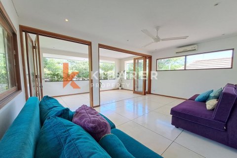 4 bedrooms Villa in Tibubeneng, Badung, Indonesia No. 12956 22