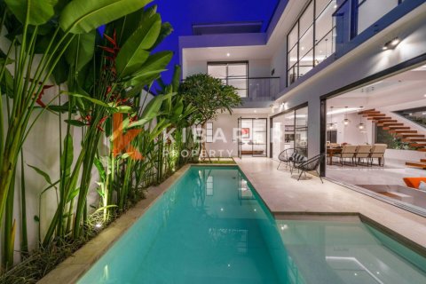 3 bedrooms Villa in Kerobokan, Badung, Indonesia No. 12953 2