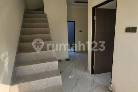 3 bedrooms House in Karawaci, Tangerang City, Indonesia No. 13376 5