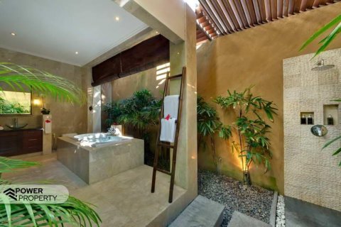 3 bedrooms Villa in Seminyak, Badung,  No. 9108 15