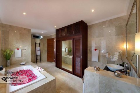 3 bedrooms Villa in Seminyak, Badung,  No. 9108 5