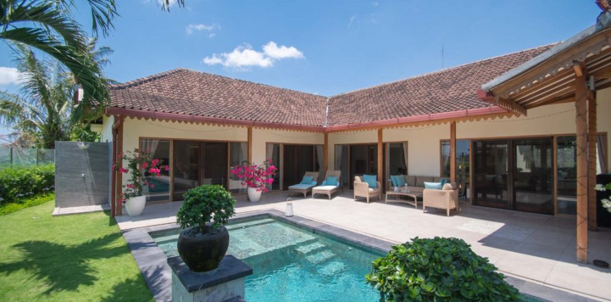 3 bedrooms Villa in Tumbak Bayuh, Mengwi, Badung, Indonesia No. 11009