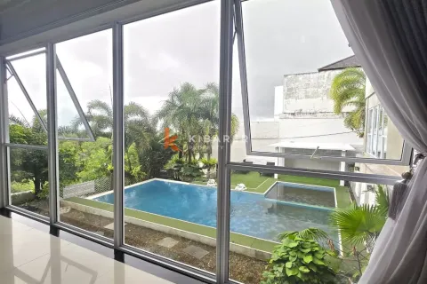 4 bedrooms Villa in Ungasan, Badung, Indonesia No. 12011 3