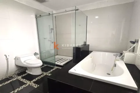 4 bedrooms Villa in Ungasan, Badung, Indonesia No. 12011 13