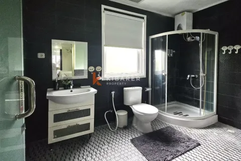 4 bedrooms Villa in Ungasan, Badung, Indonesia No. 12011 24