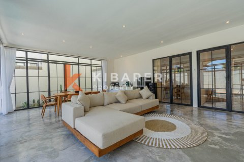 3 bedrooms Villa in Canggu, Badung, Indonesia No. 12007 8