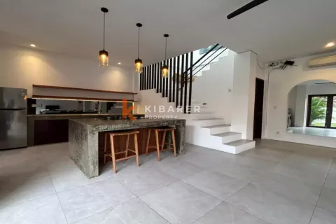 4 bedrooms Villa in Canggu, Badung, Indonesia No. 12351 6