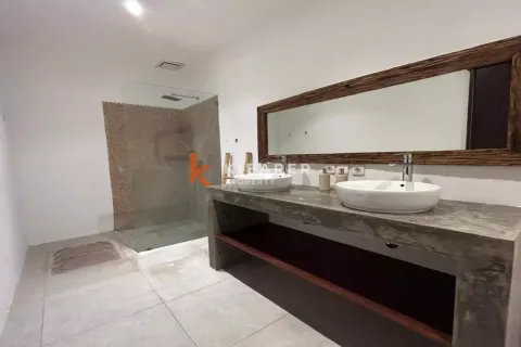 4 bedrooms Villa in Canggu, Badung, Indonesia No. 12351 27