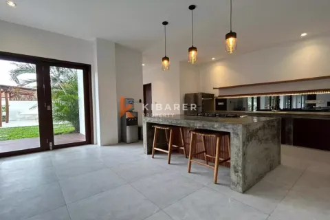 4 bedrooms Villa in Canggu, Badung, Indonesia No. 12351 8