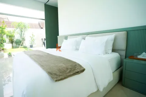 5 bedrooms Villa in Canggu, Badung, Indonesia No. 11777 13