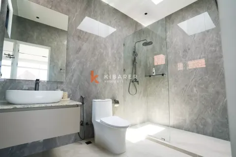 5 bedrooms Villa in Canggu, Badung, Indonesia No. 11777 27