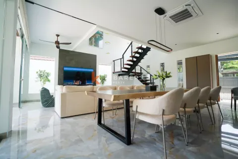 5 bedrooms Villa in Canggu, Badung, Indonesia No. 11777 4