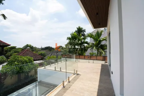5 bedrooms Villa in Canggu, Badung, Indonesia No. 11777 24