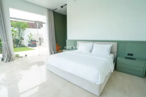 5 bedrooms Villa in Canggu, Badung, Indonesia No. 11777 12