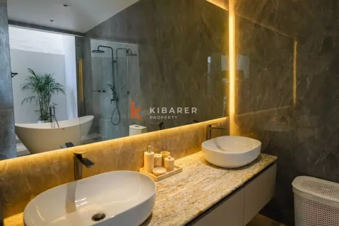 5 bedrooms Villa in Canggu, Badung, Indonesia No. 11777 11