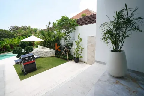 5 bedrooms Villa in Canggu, Badung, Indonesia No. 11777 8