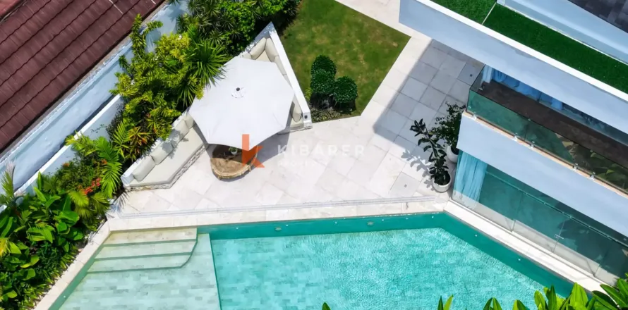 5 bedrooms Villa in Canggu, Badung, Indonesia No. 11777