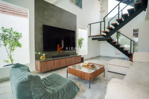 5 bedrooms Villa in Canggu, Badung, Indonesia No. 11777 3