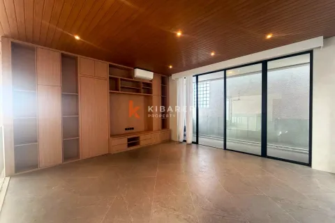 3 bedrooms Villa in Ungasan, Badung, Indonesia No. 11774 3