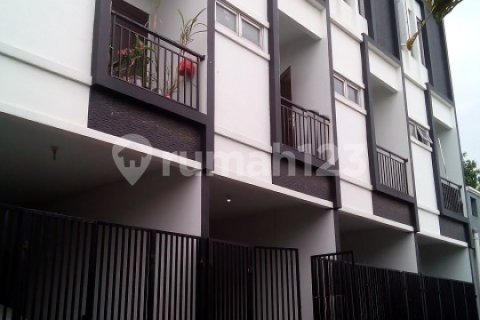 4 bedrooms House in Cengkareng, Jakarta, Indonesia No. 13393 3