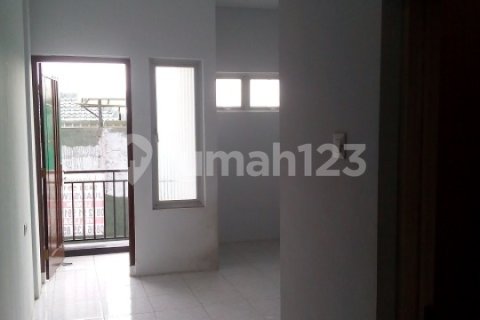 4 bedrooms House in Cengkareng, Jakarta, Indonesia No. 13393 8