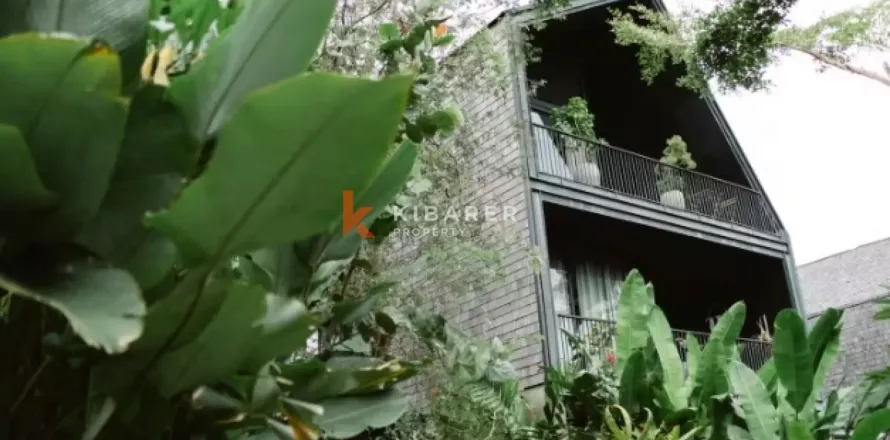4 bedrooms Villa in Tibubeneng, Badung, Indonesia No. 12325