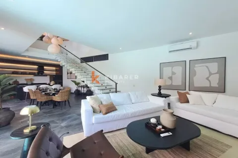 3 bedrooms Villa in Badung, Indonesia No. 12534 6