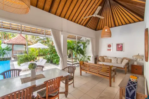 4 bedrooms Villa in Tibubeneng, Badung, Indonesia No. 13153 5