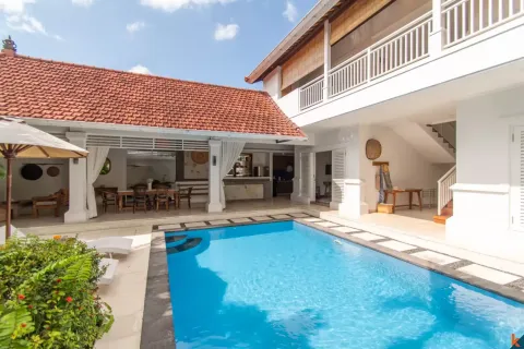 4 bedrooms Villa in Tibubeneng, Badung, Indonesia No. 13153 9