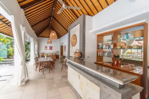 4 bedrooms Villa in Tibubeneng, Badung, Indonesia No. 13153 6
