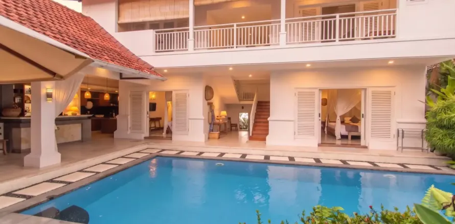 4 bedrooms Villa in Tibubeneng, Badung, Indonesia No. 13153