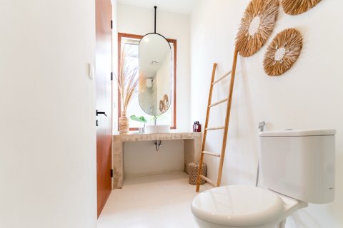 109m2 Villa in Dalung, Badung, Indonesia No. 9713 22