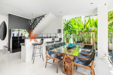 3 bedrooms Villa in Tibubeneng, Badung, Indonesia No. 12871 10