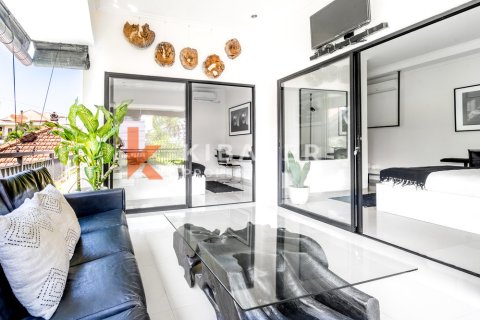 3 bedrooms Villa in Tibubeneng, Badung, Indonesia No. 12872 15