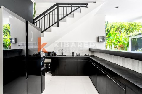 3 bedrooms Villa in Tibubeneng, Badung, Indonesia No. 12872 11