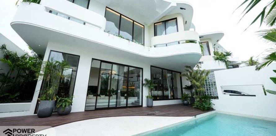 3 bedrooms Villa in Seminyak, Badung,  No. 9568