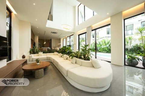 3 bedrooms Villa in Seminyak, Badung,  No. 9568 13