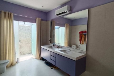 3 bedrooms Villa in Seminyak, Badung,  No. 9569 7